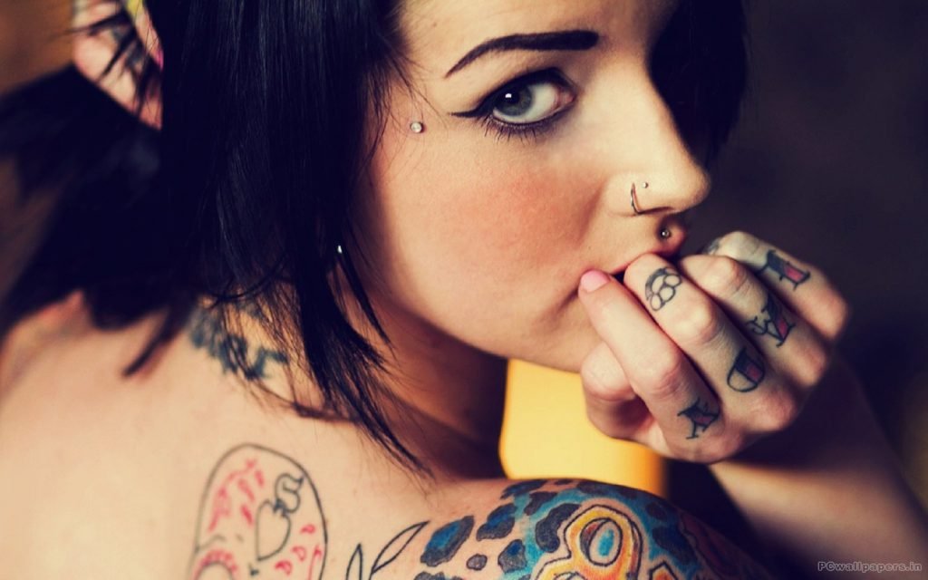 girl with tatoos